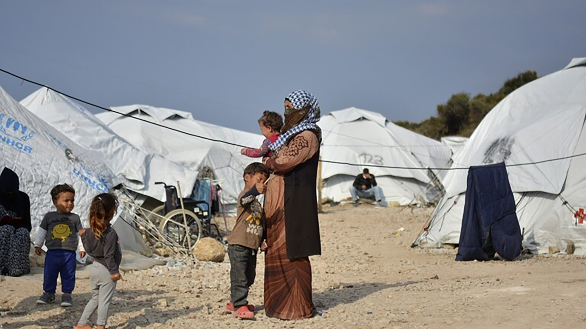 اليونان تعلن عن خطة طوارئ لإيواء لاجئي مخيم جزيرة ليسبوس