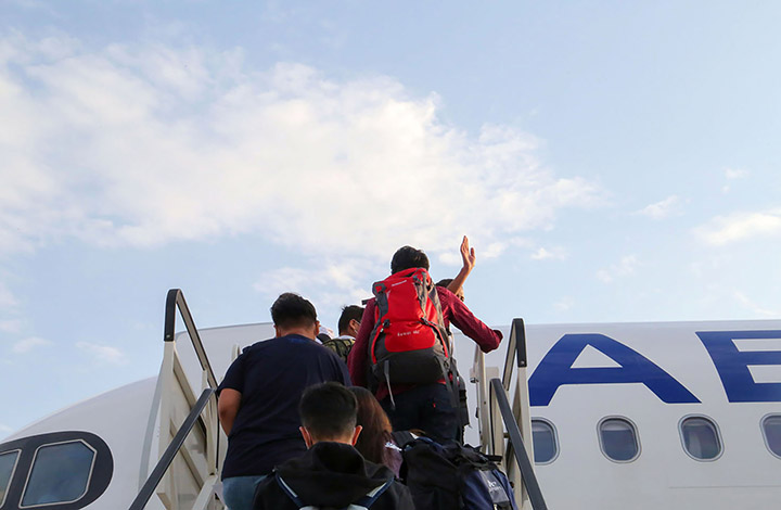إيطاليا تستقبل عدد من طالبي اللجوء, قادمين من اليونان 