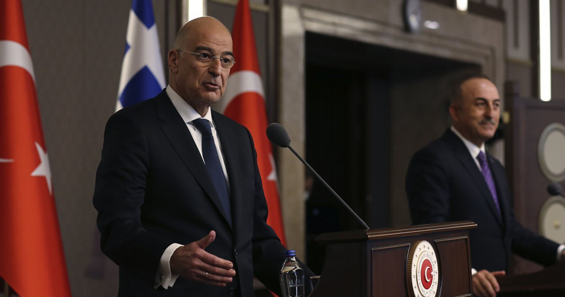 الخارجية اليونانية: لن نقدم تنازلات بشأن السيادة على البحر المتوسط مع تركيا 