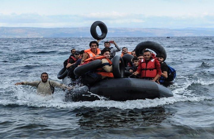 قبرص تعيد عشرات طالبي اللجوء إلى لبنان بعد وصولهم عبر قارب 