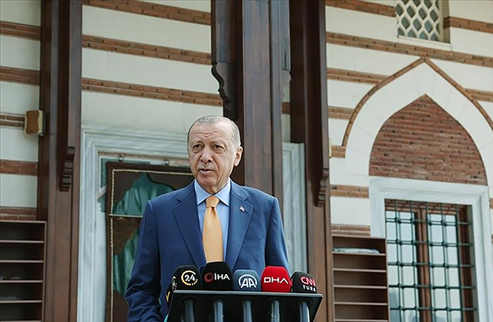 أردوغان: الناتو قوي بوجود تركيا لا اليونان