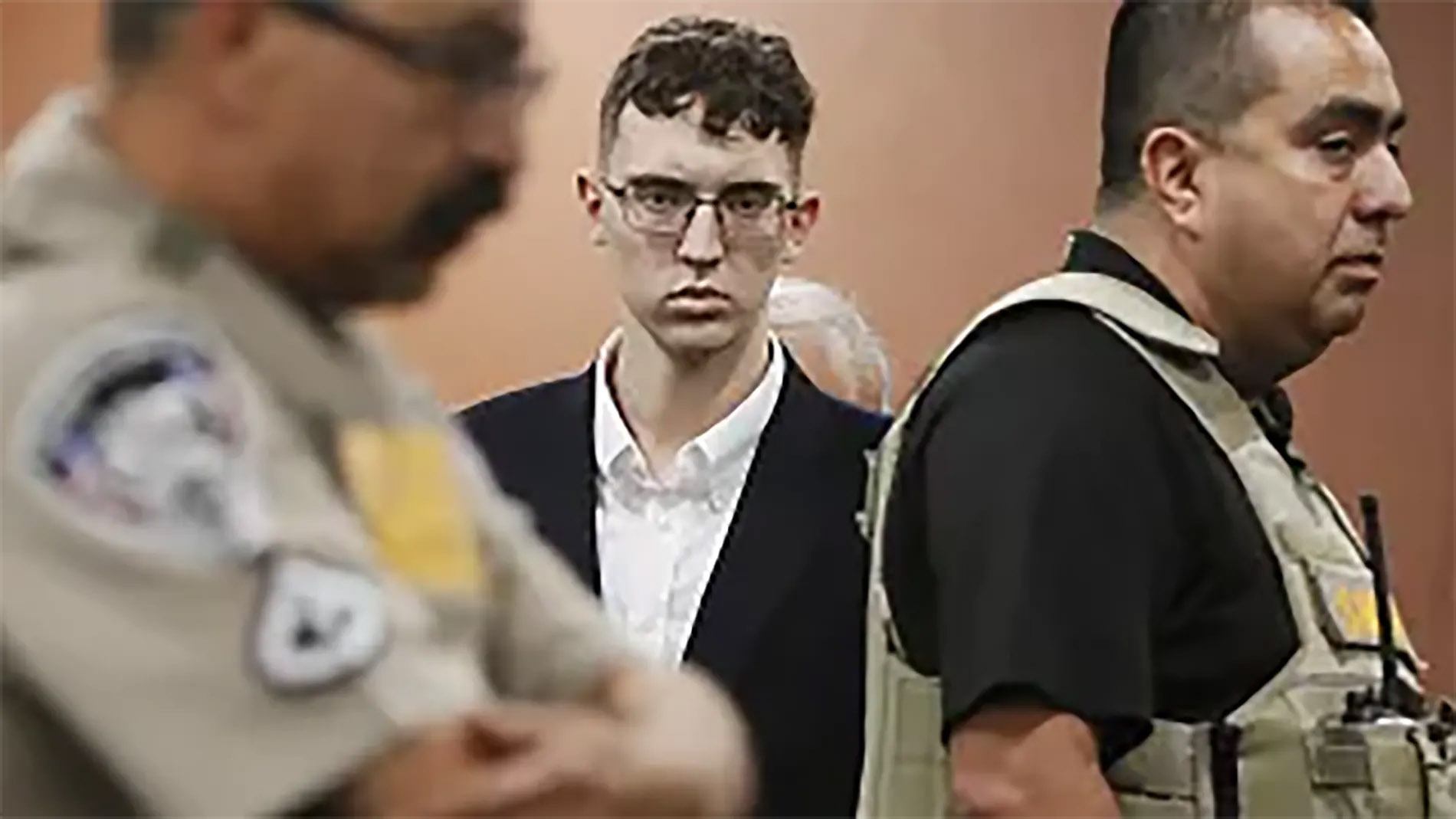 توجيه 90 حكما بالمؤبد على مرتكب مجزرة متجر وولمارت العنصرية في تكساس