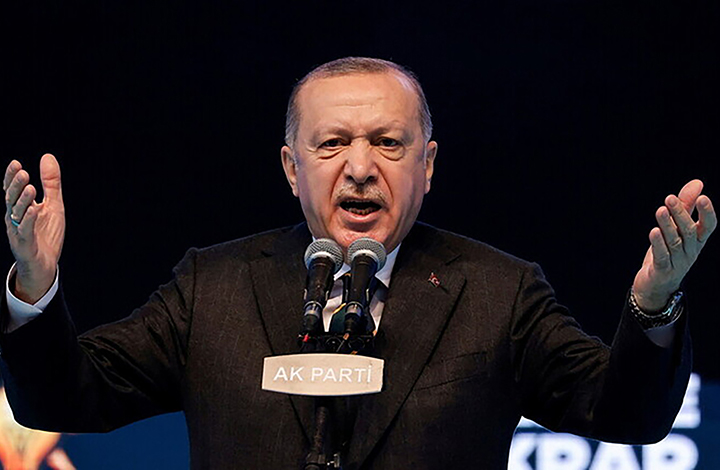 صحيفة يونانية تقول إن أردوغان يلاحق جنائيا 4 من موظفيها