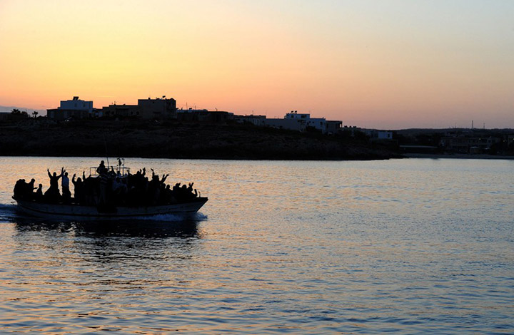 إيطاليا: وصول 1,400 مهاجر إلى جزيرة لامبيدوزا على متن 15 قاربا