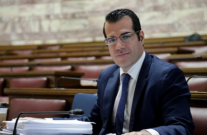 وزير الصحة اليوناني يستبعد فرض إغلاق عام جديد بسبب أوميكرون