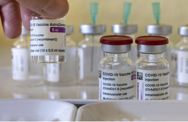 خبراء يؤكدون تفوق منافع اللقاحات على مخاطرها