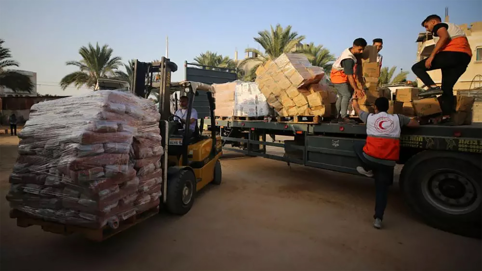 اليونان تبحث إيصال مساعدات لغزة