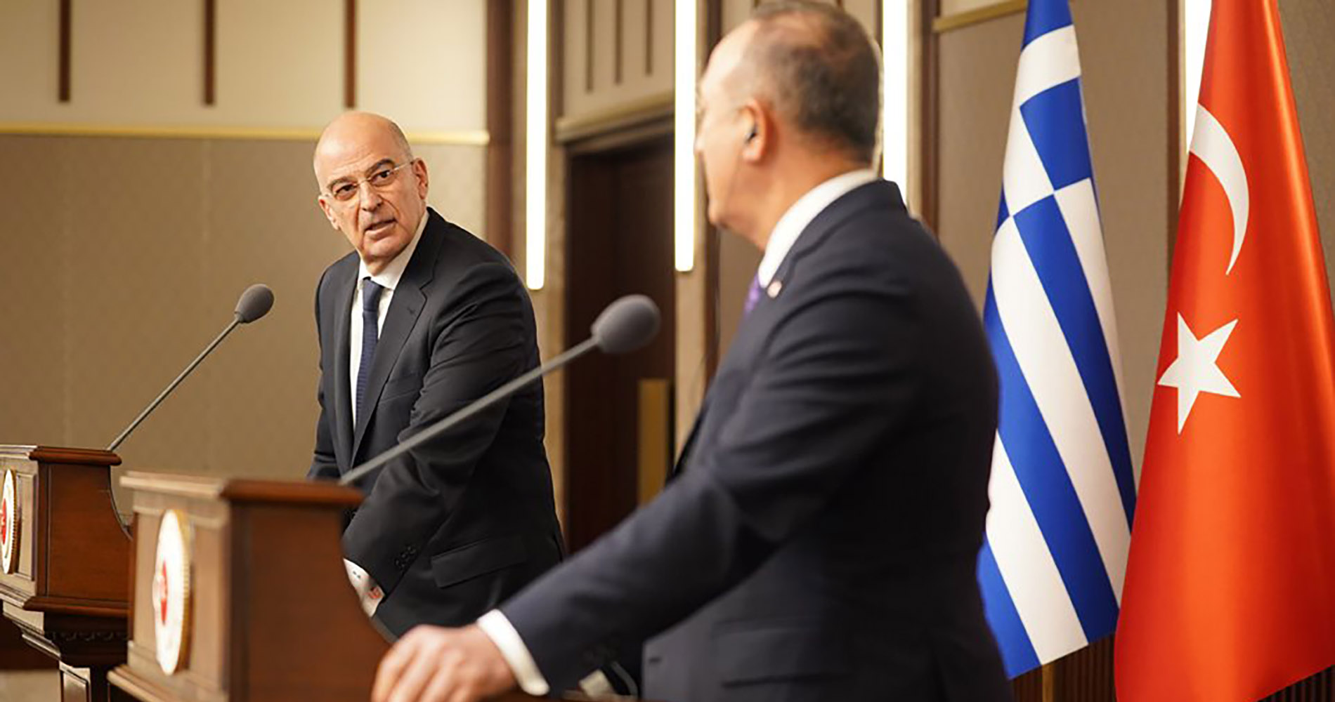 مشاهد الخلاف واضحة في المؤتمر الصحفي بين وزير خارجية اليونان ونظيره التركي