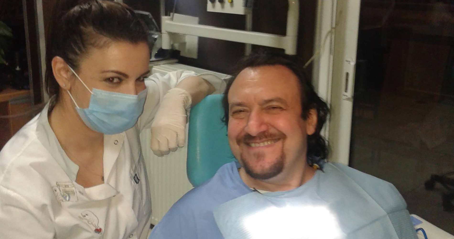 طبيب الأسنان بسام أسرب 